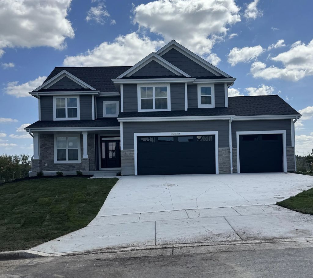 N56w20719 Muirfield Dr, Menomonee Falls