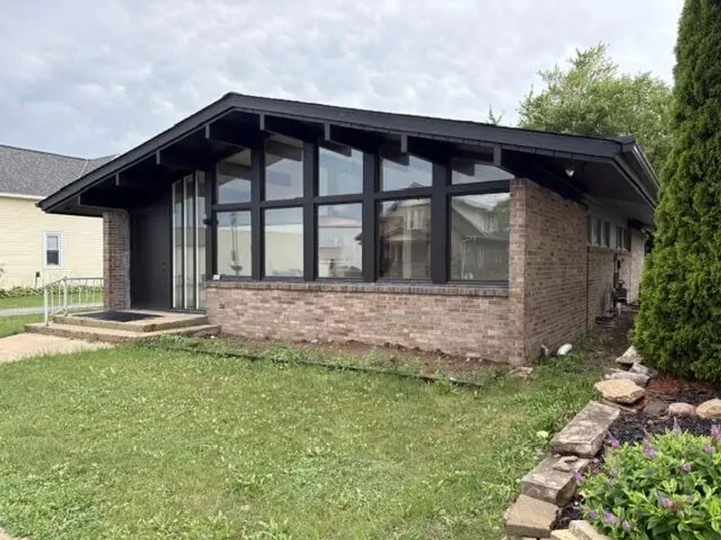 265 S Main St, Cedar Grove