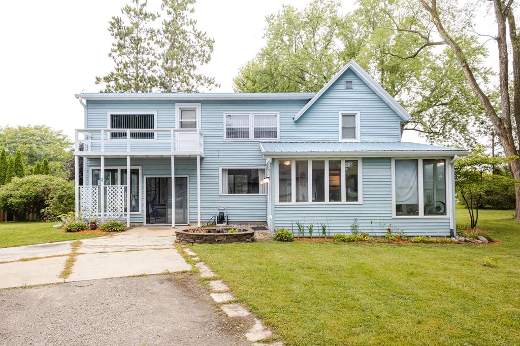 1577 East Gate Dr, Watertown