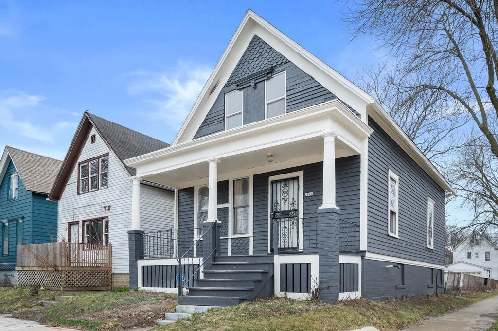 2873 N Dr William Finlayson St, Milwaukee