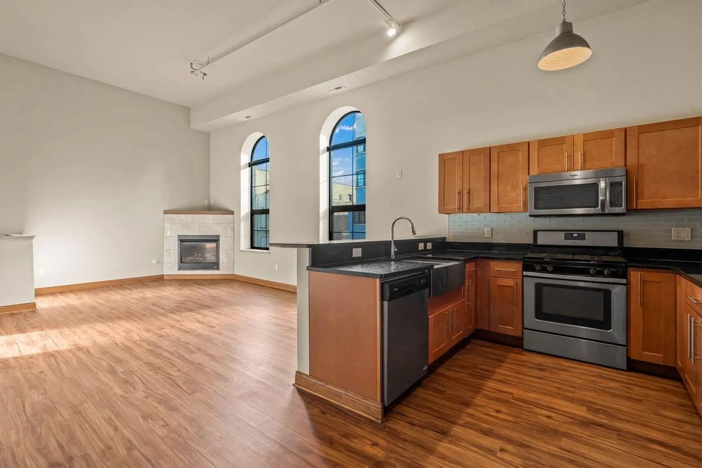 138 W Pittsburgh Ave, Milwaukee