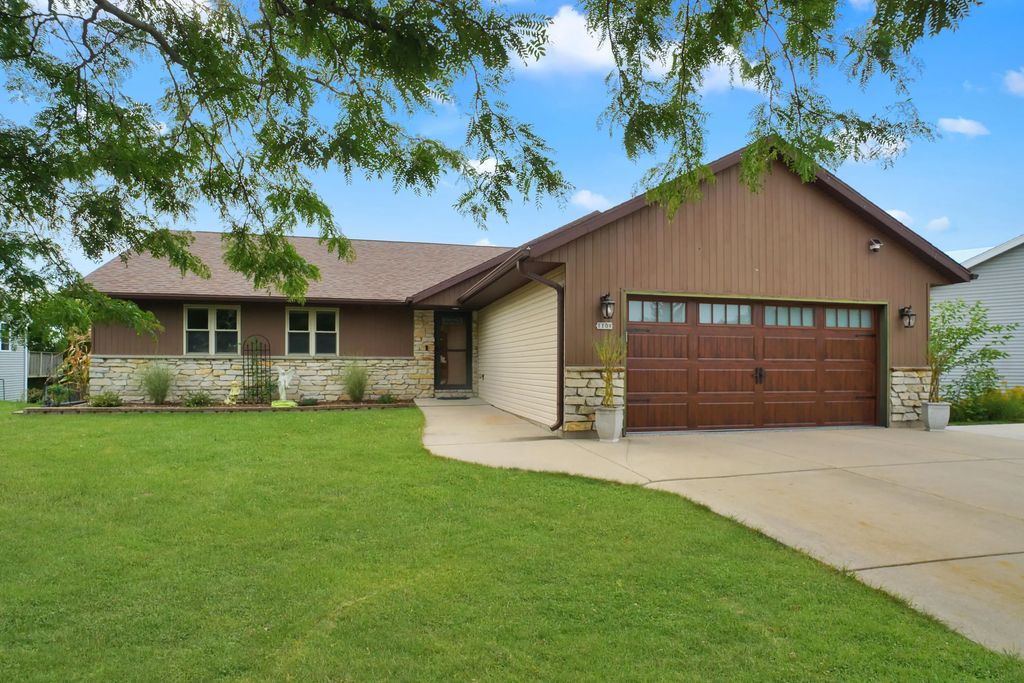 1109 Spruce St, West Bend