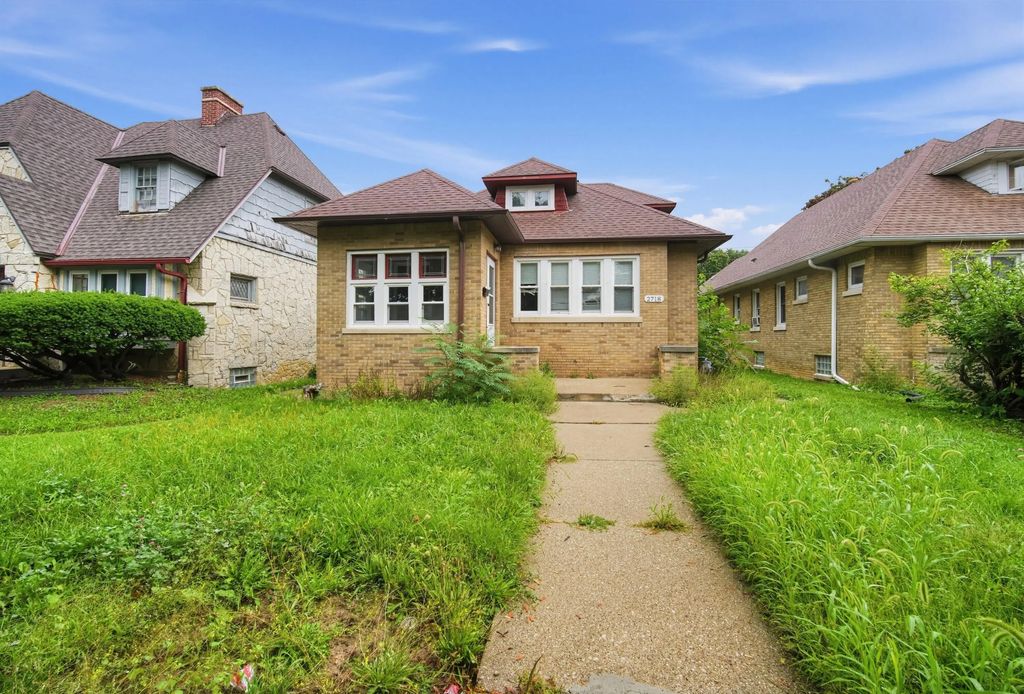 2718 N 46th St, Milwaukee