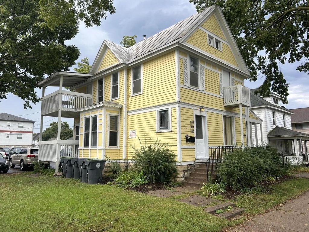 1130 Vine St, La Crosse
