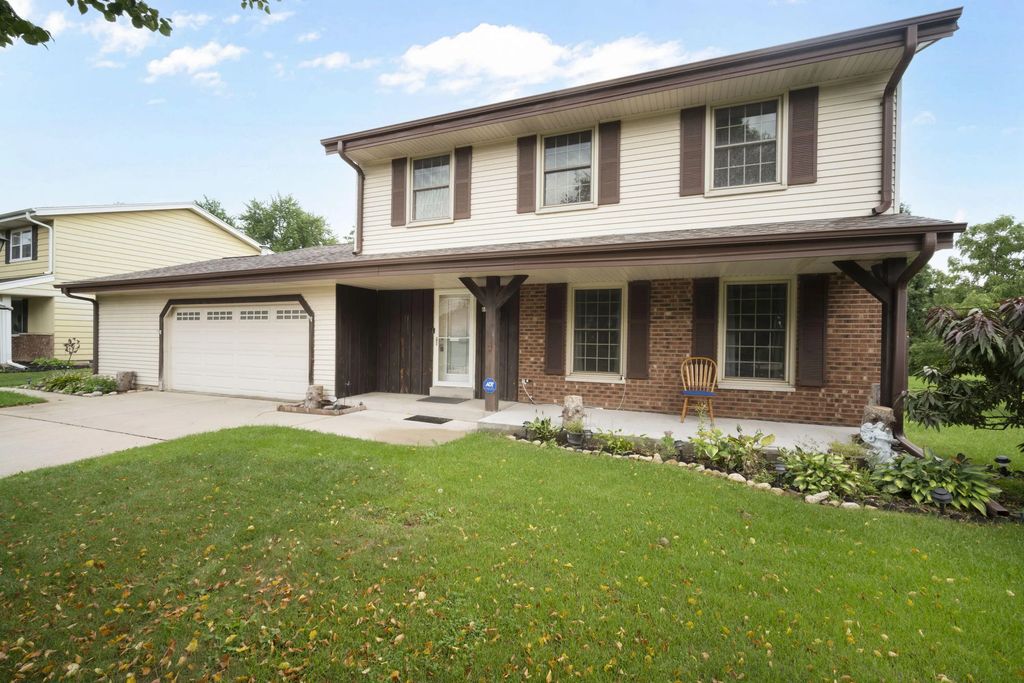 6642 Radburn Ln, Greendale
