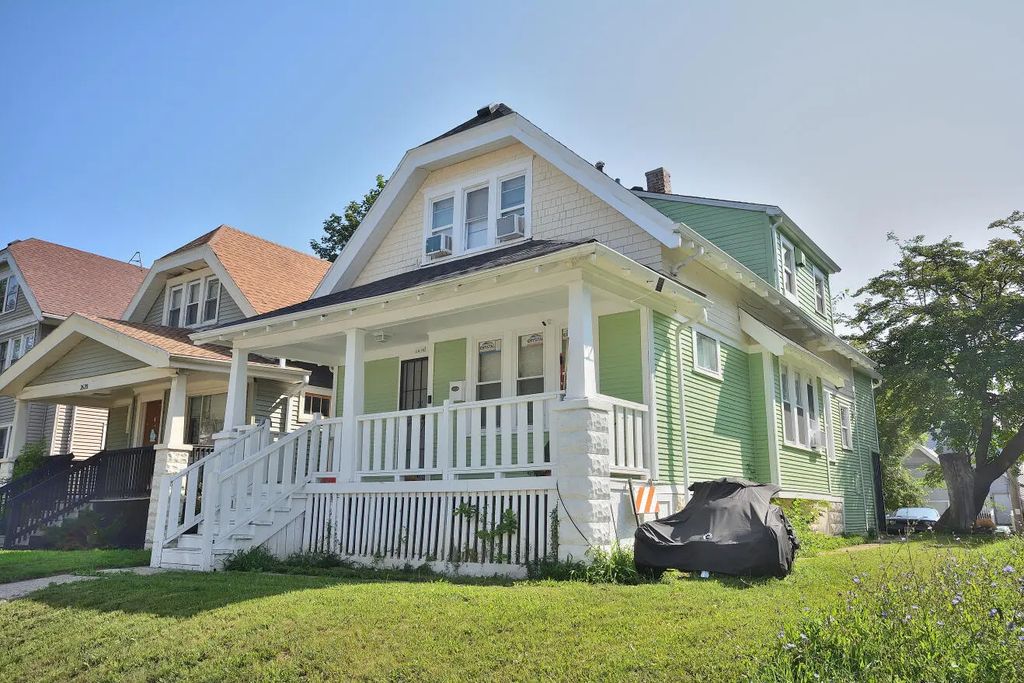 2616 N 37th St, Milwaukee