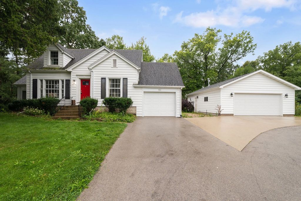 4821 W Elmdale Rd, Mequon
