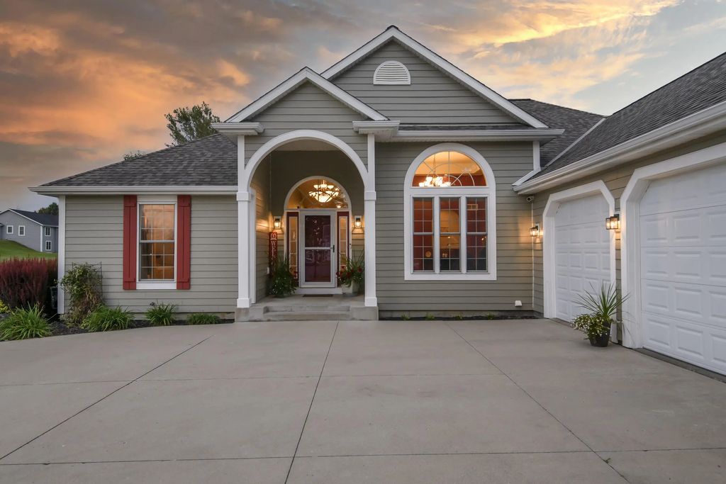 W2366 Mcaleavey Ct, Ashippun