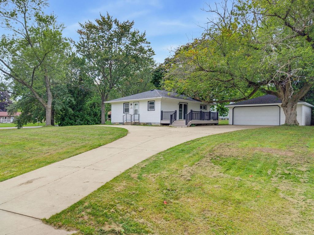 N65w14104 Hazel K Cir, Menomonee Falls