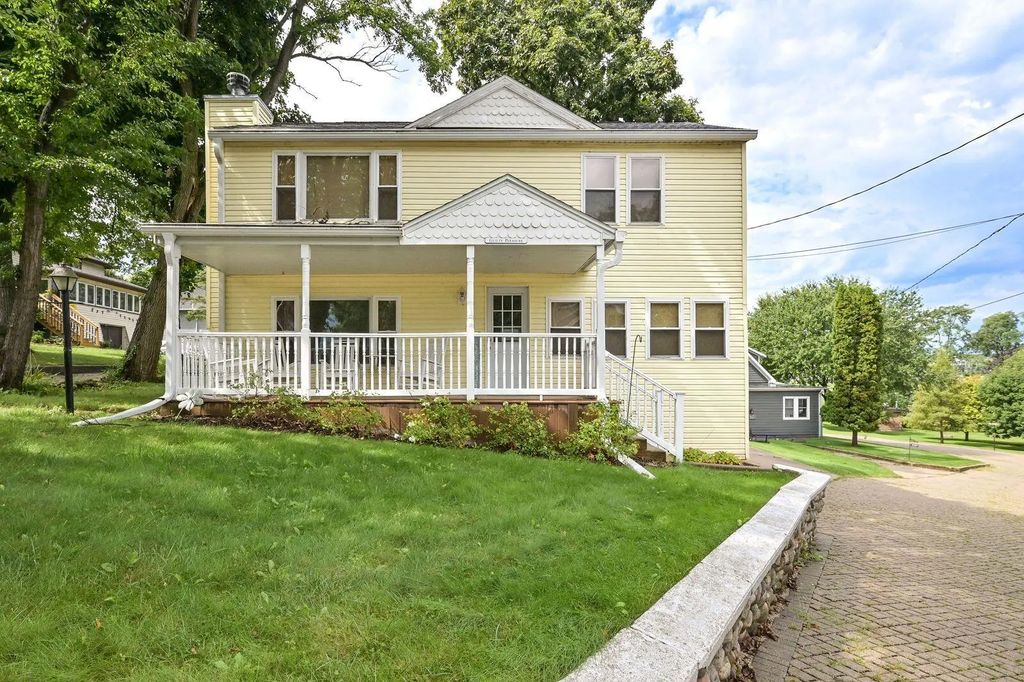 1619 State St, Delavan