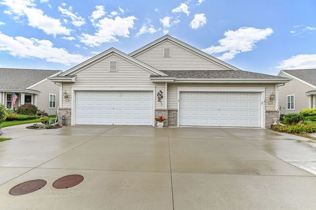 537 Fairview Cir A, Waterford