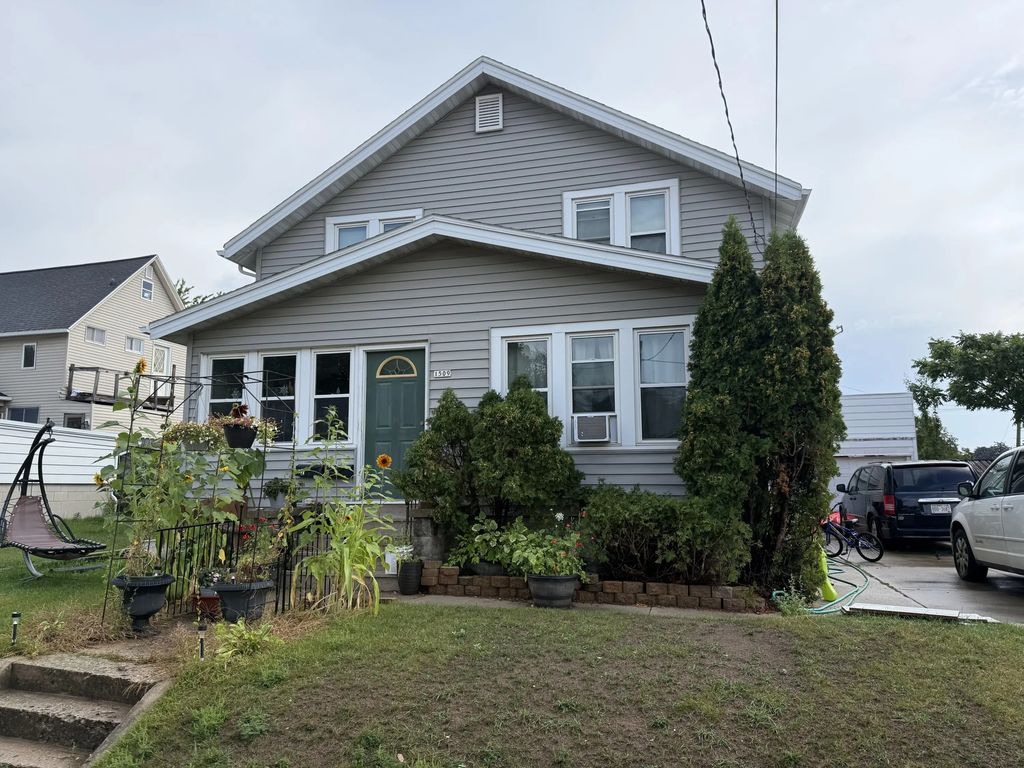 1509 S 16th St, Manitowoc