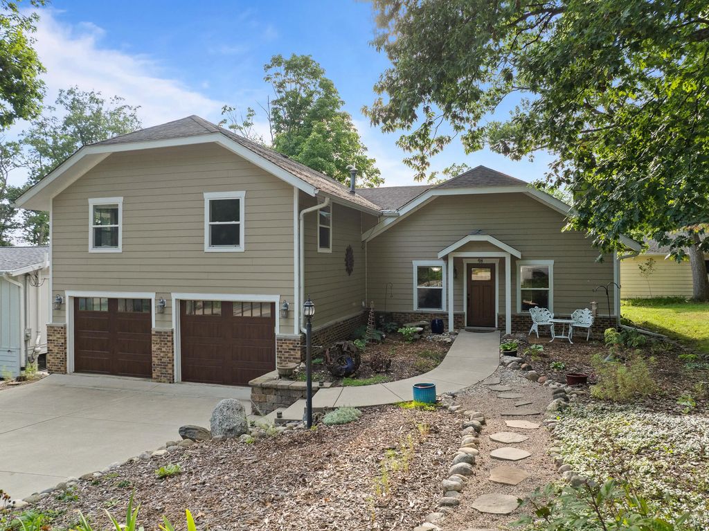 98 Lincoln Parkway -, Williams Bay