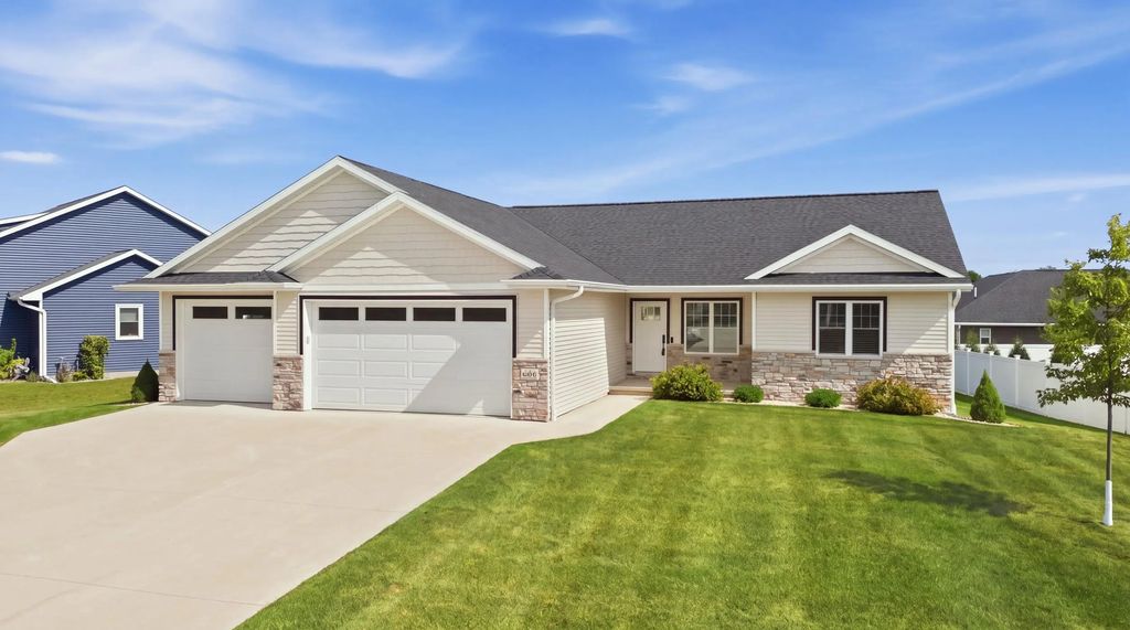 3126 Sandy Ridge Dr, Two Rivers