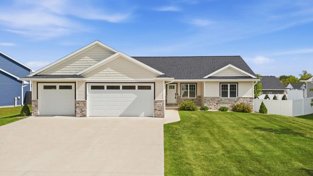 3126 Sandy Ridge Dr, Two Rivers