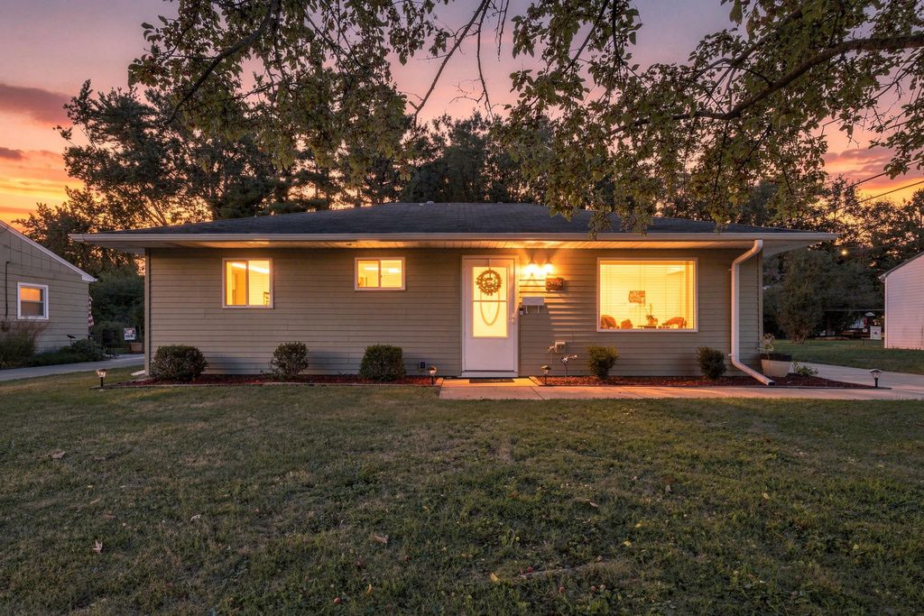 643 Madison Ave, West Bend