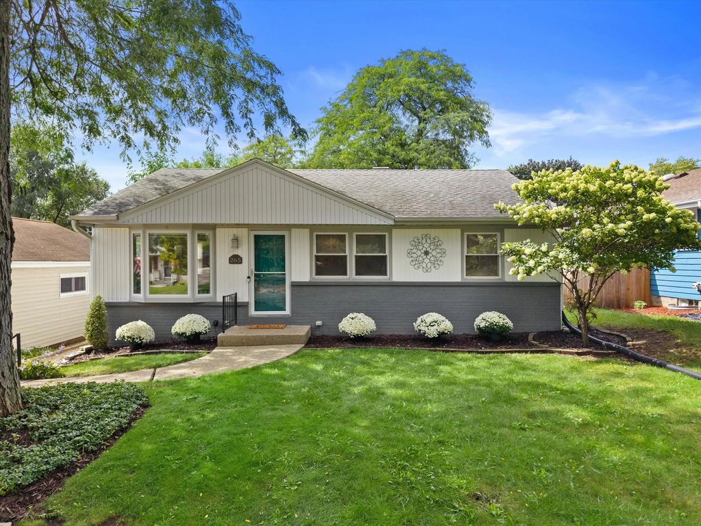 265 N 112th St, Wauwatosa