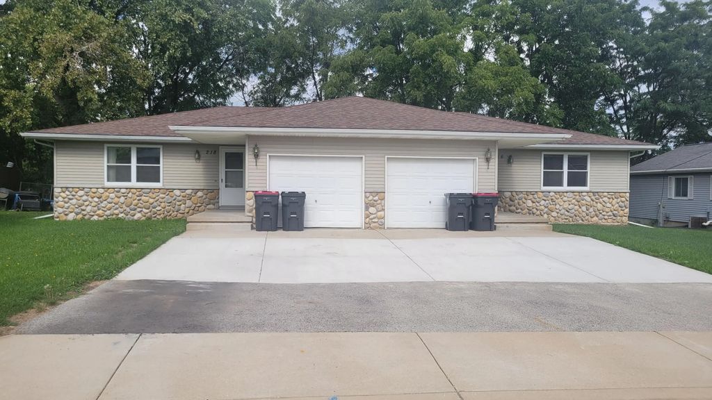 216 S Watertown St 218, Johnson Creek