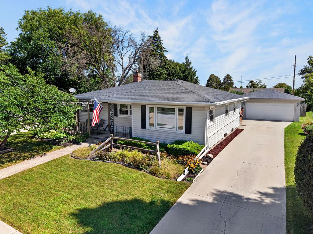 1303 N 27th St, Sheboygan