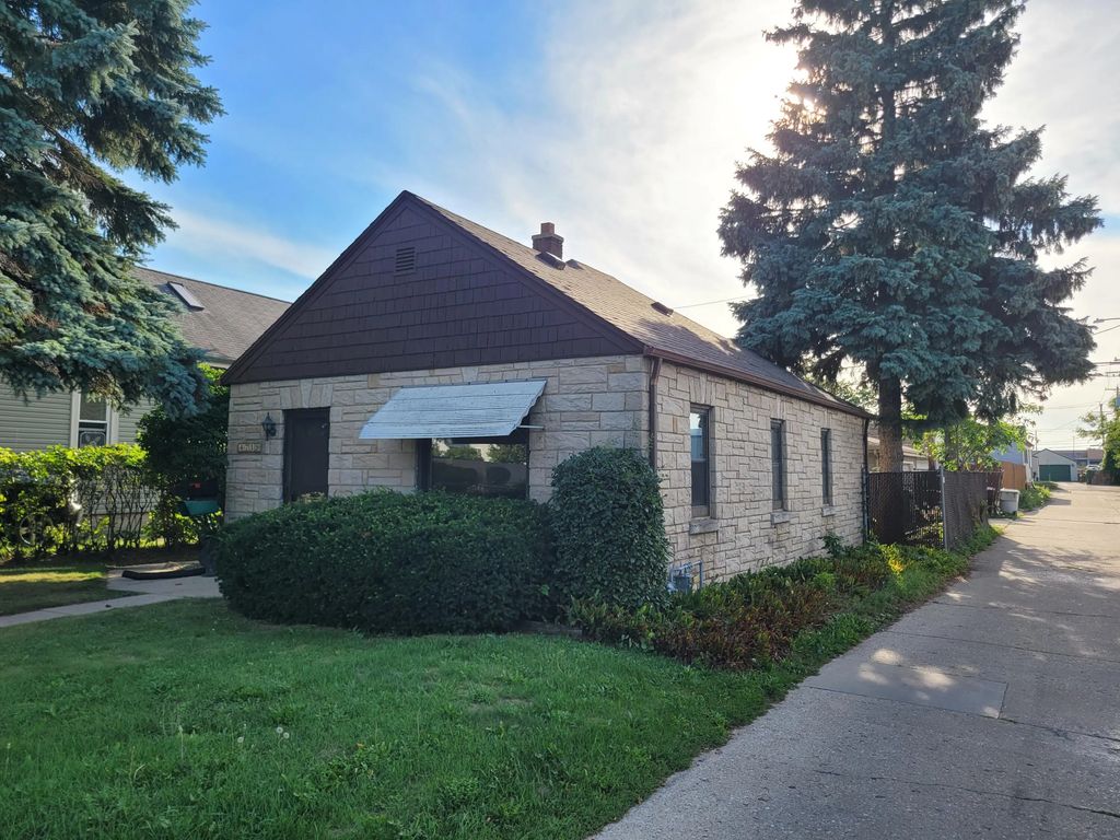 4719 S 6th St, Milwaukee