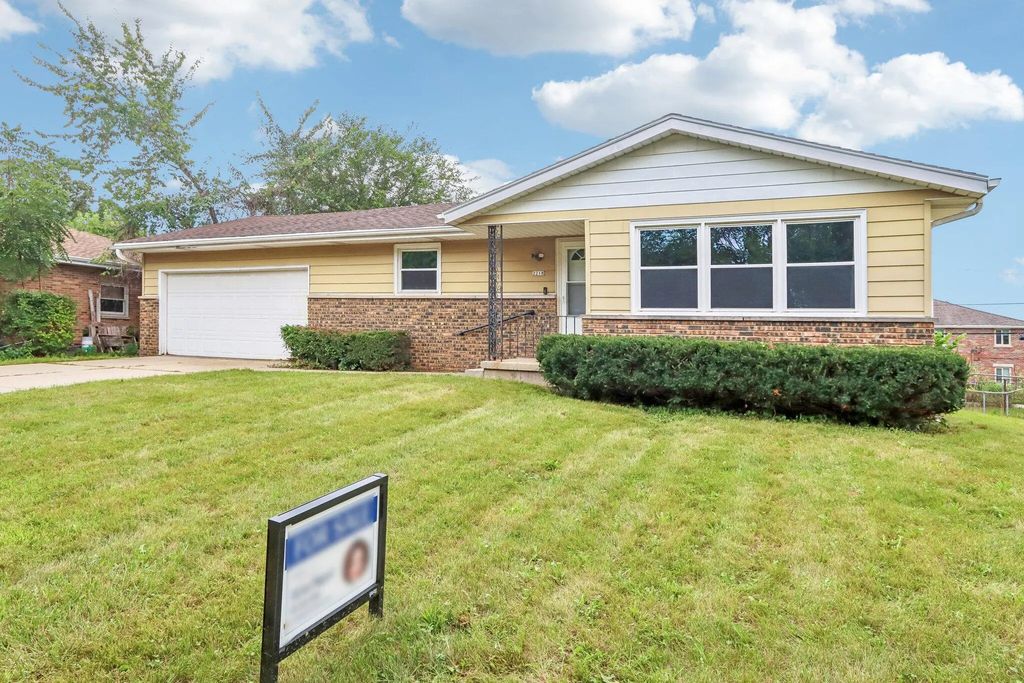 2218 Catalpa Rd, Madison
