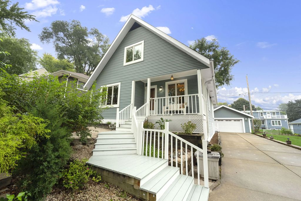 250 N 115th St, Wauwatosa