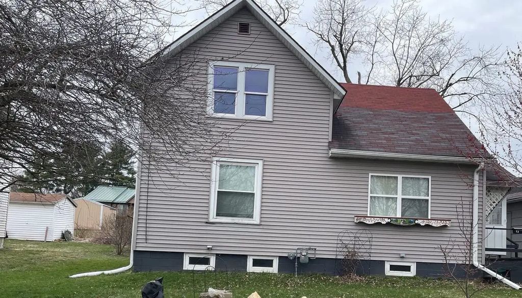 134 N Lincoln Ave, Viroqua