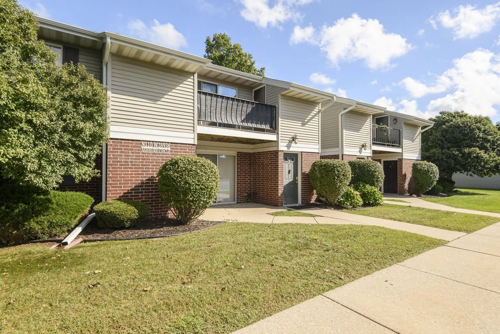 N110w16936 Ashbury Cir 4, Germantown
