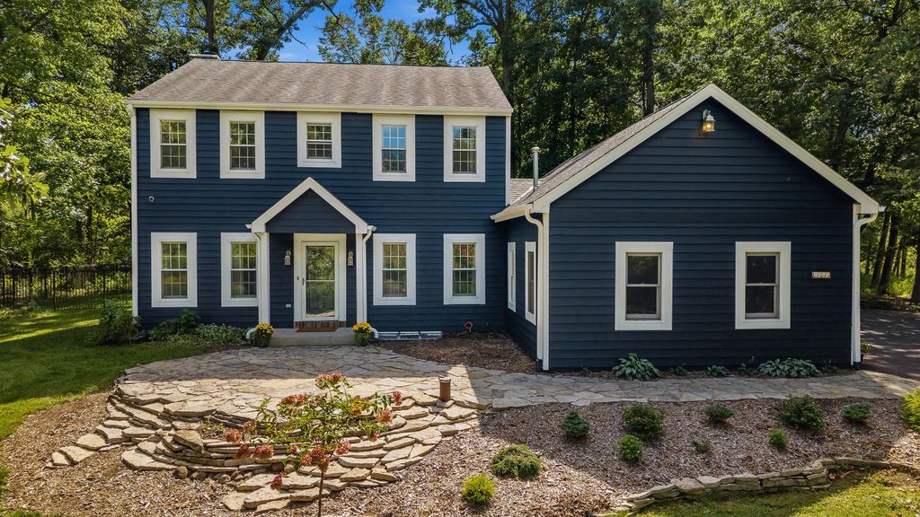 13737 N Lake Shore Dr, Mequon