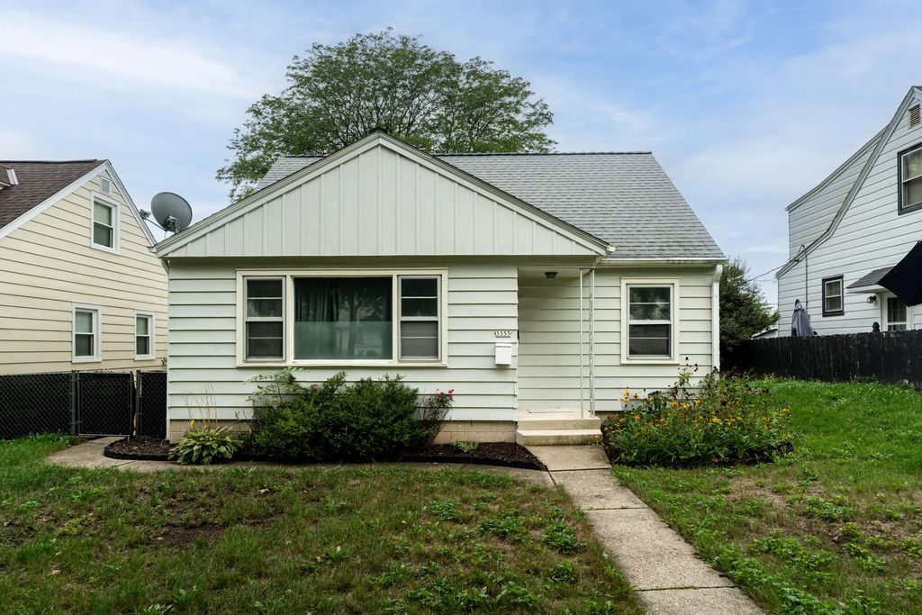 3355 N 83rd St, Milwaukee