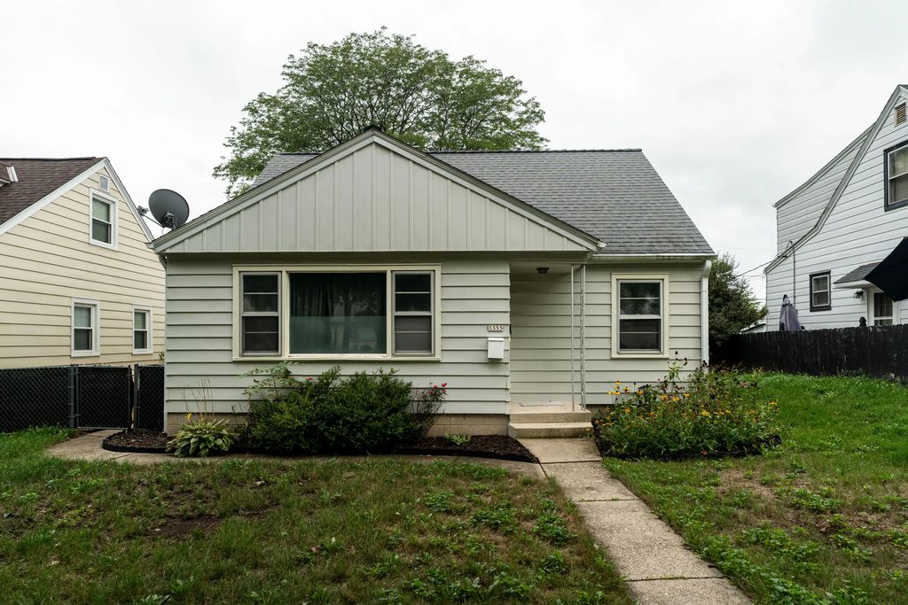 3355 N 83rd St, Milwaukee