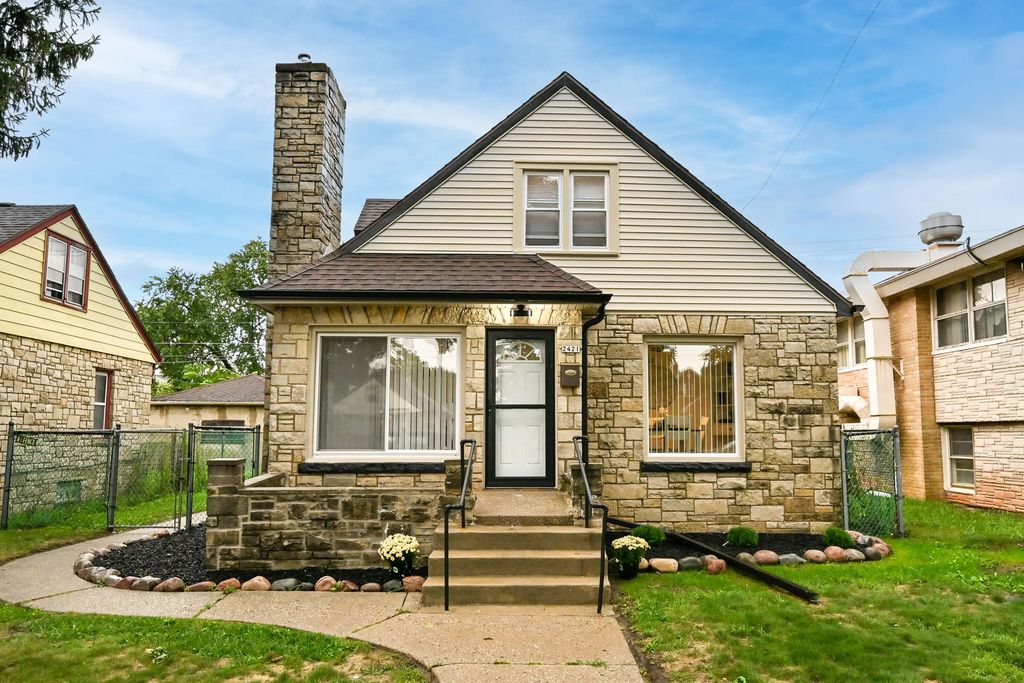 2421 W Hampton Ave, Milwaukee