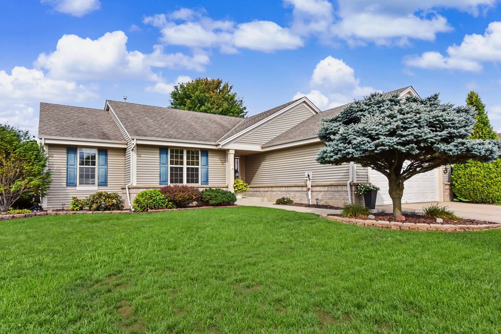 616 Arlington Way, Watertown