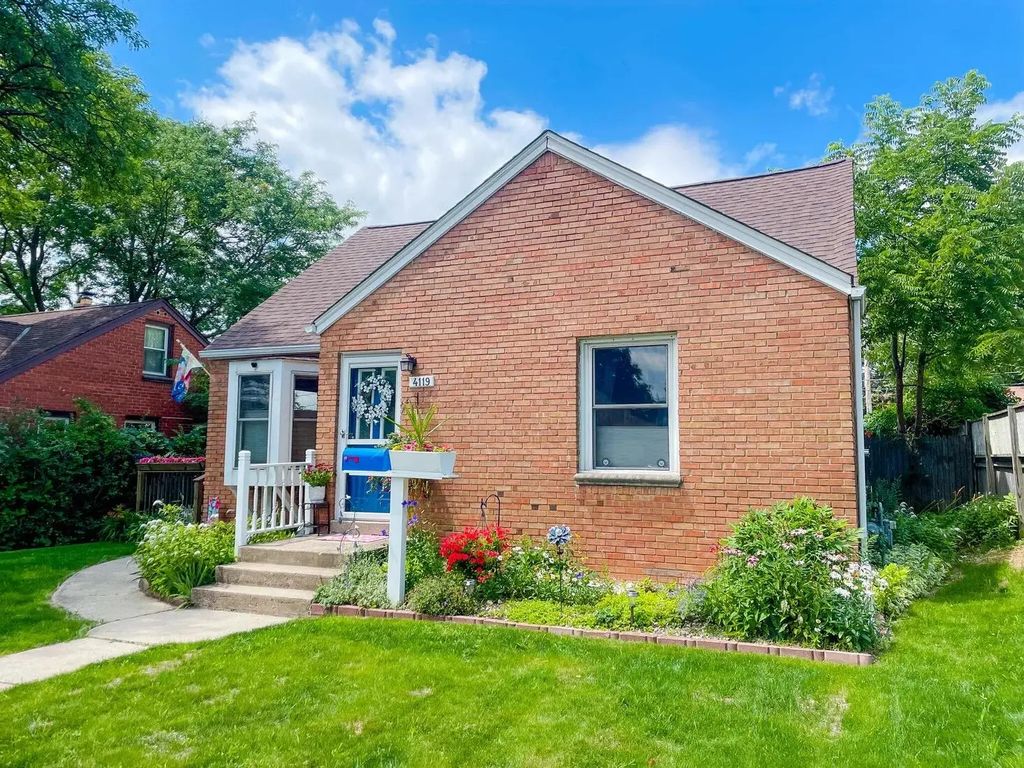 4119 S 5th St, Milwaukee