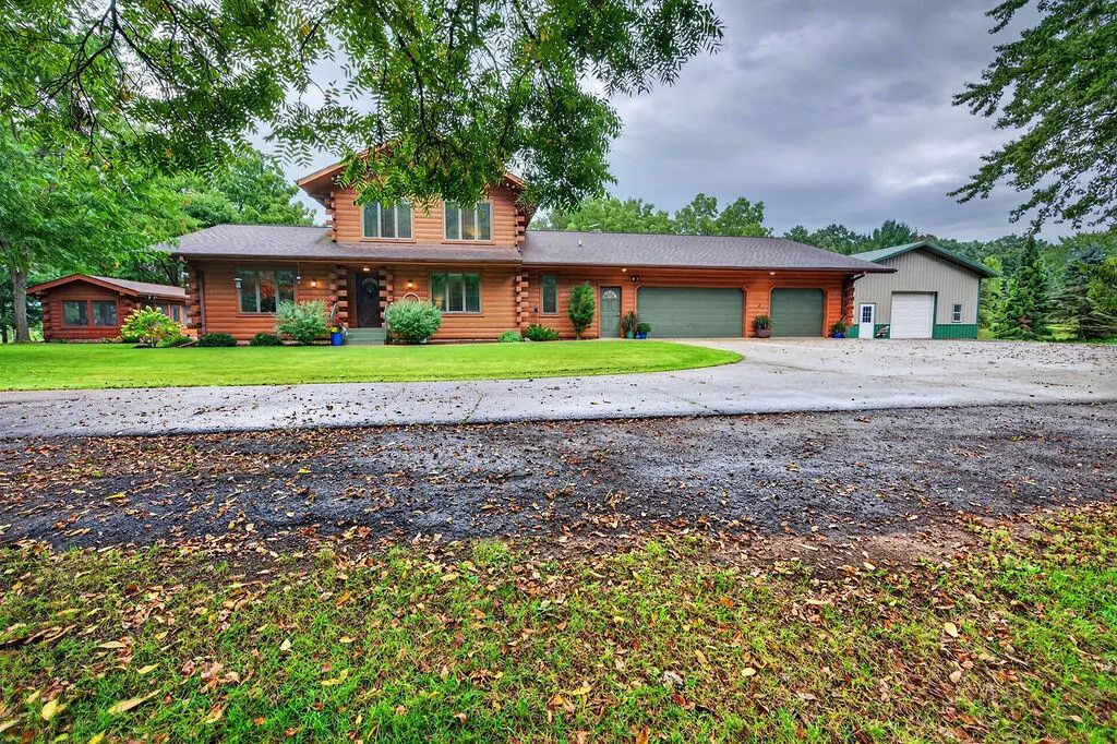 W18984 Sawmill Rd, Caledonia
