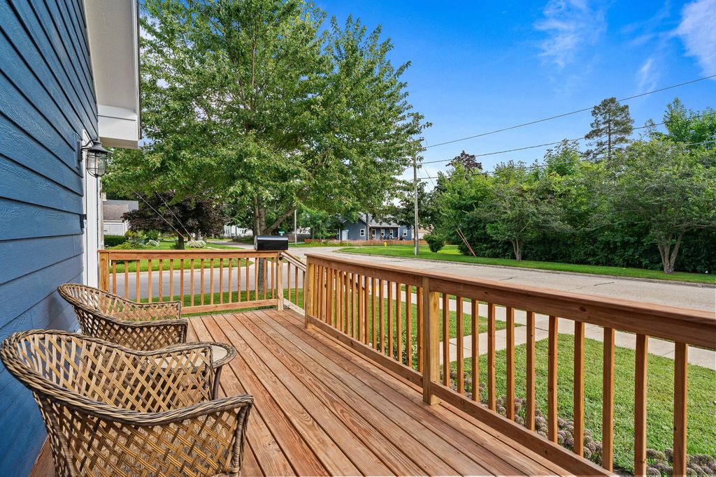 1119 Wheeler St, Lake Geneva