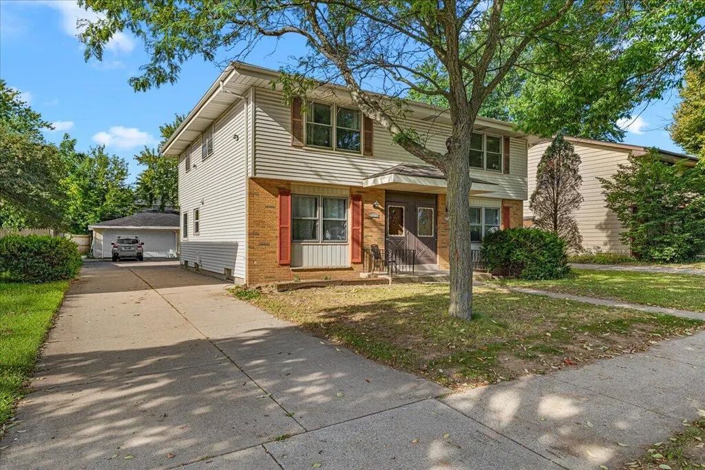 10773 W Appleton Ave 10775, Milwaukee