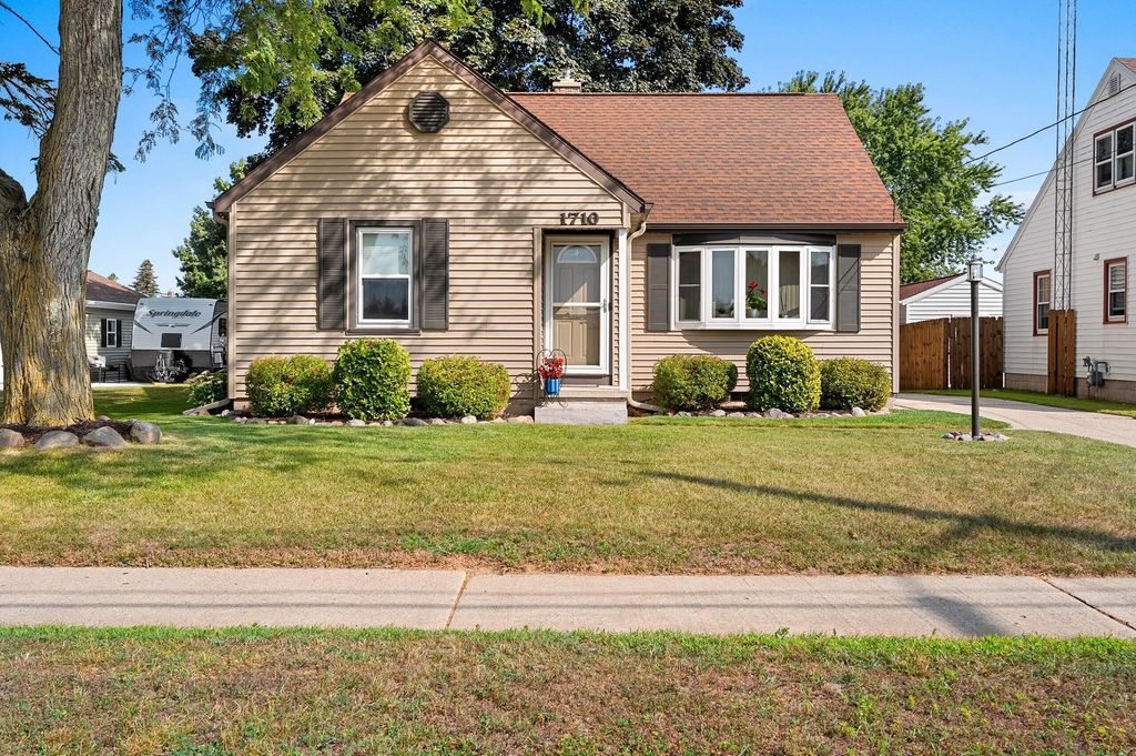 1710 Viebahn St, Manitowoc