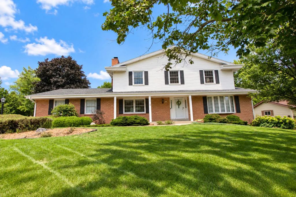 5676 Garland Ln, Greendale