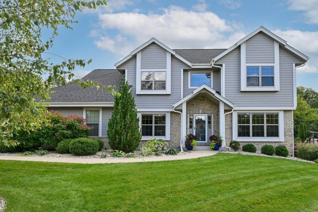 N25w27171 Orchard Ln, Pewaukee
