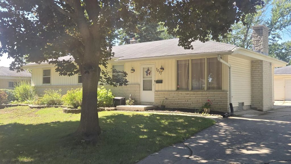 7017 N 85th St, Milwaukee