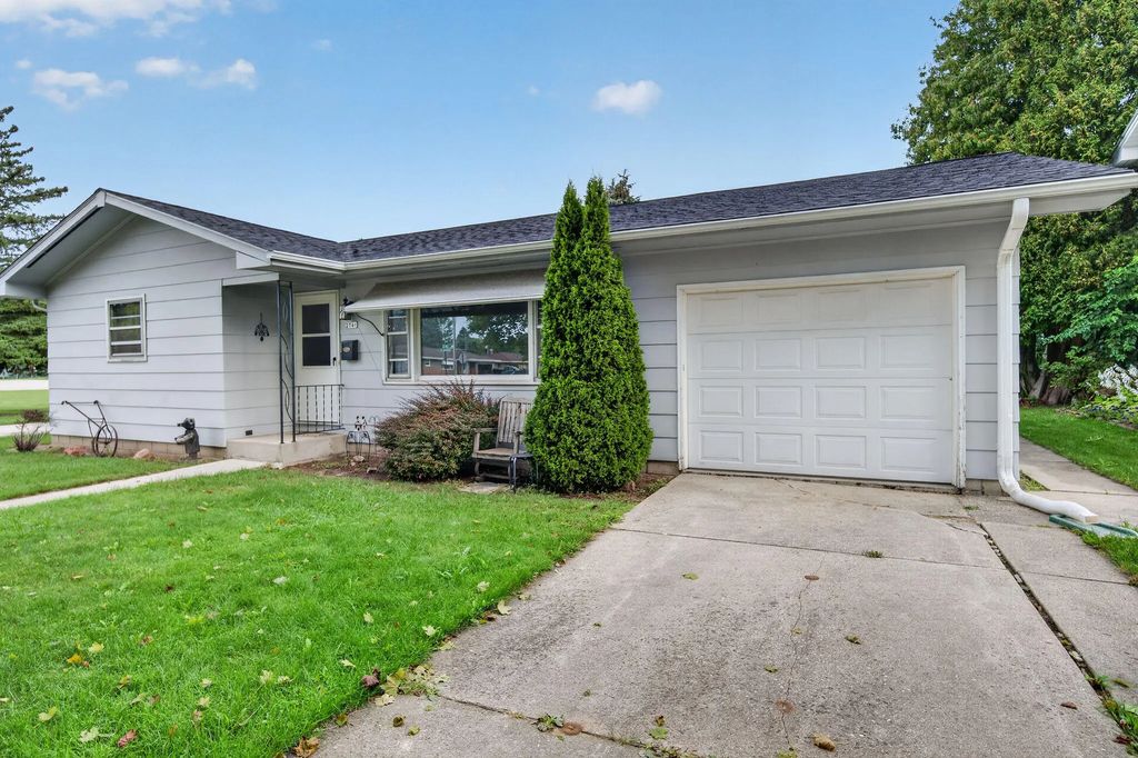2746 Saemann Ave, Sheboygan