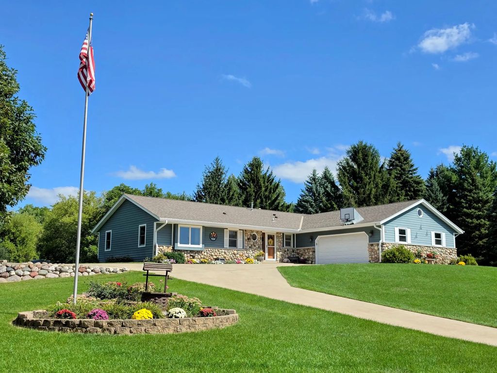 334 Belvedere W -, Richfield