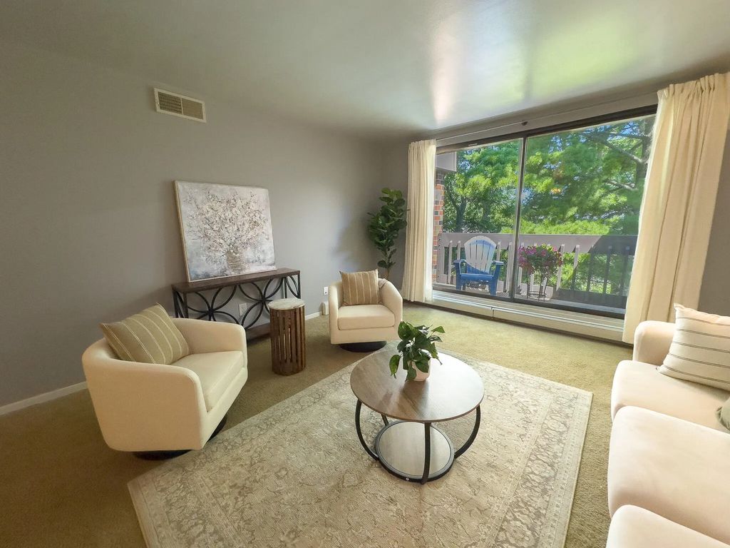 2300 W Good Hope Rd 339, Glendale