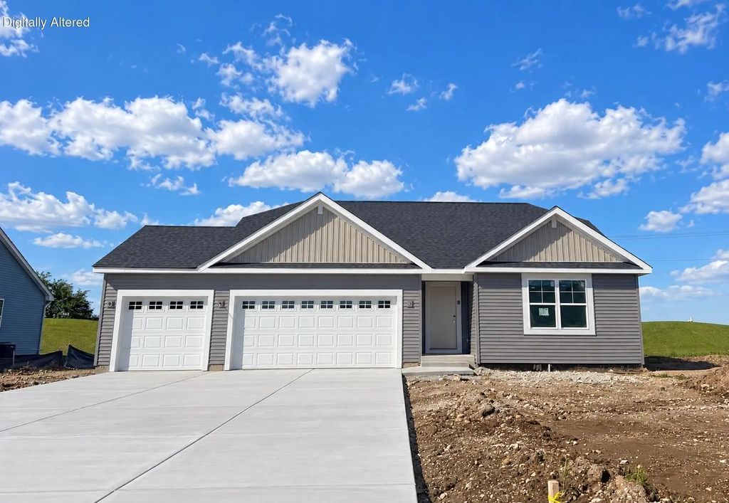 210 Linden Ln, Delavan
