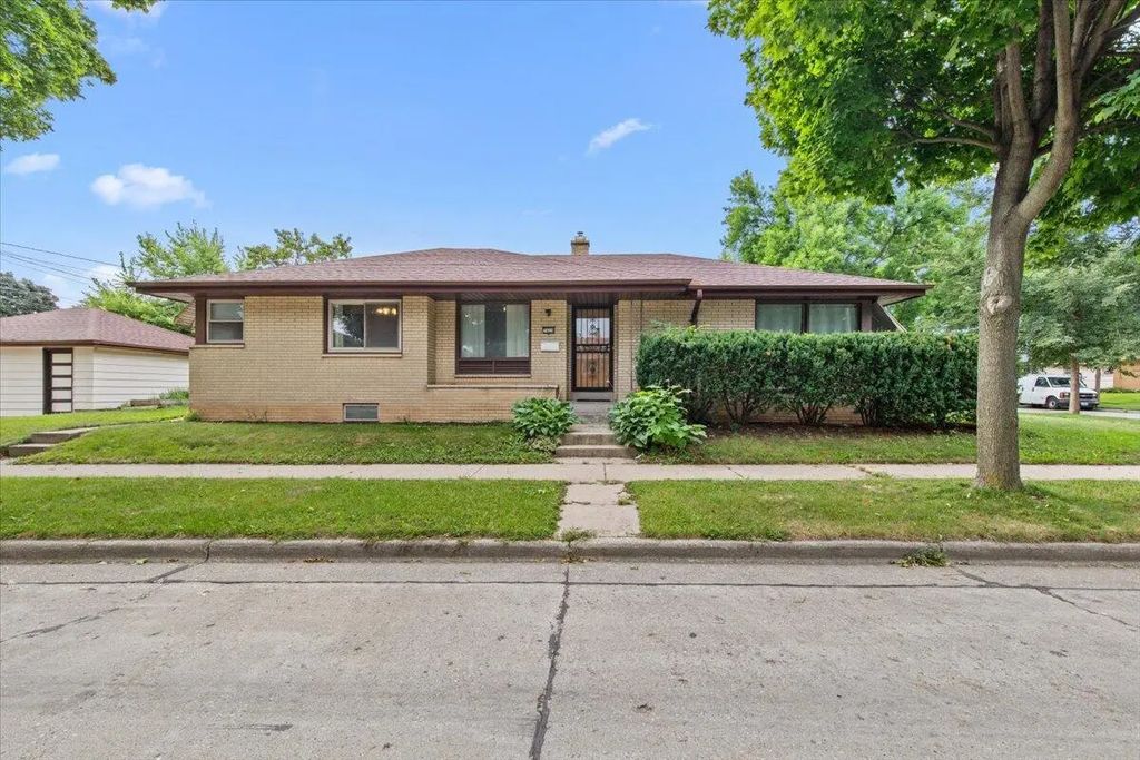 7429 W Glendale Ave, Milwaukee
