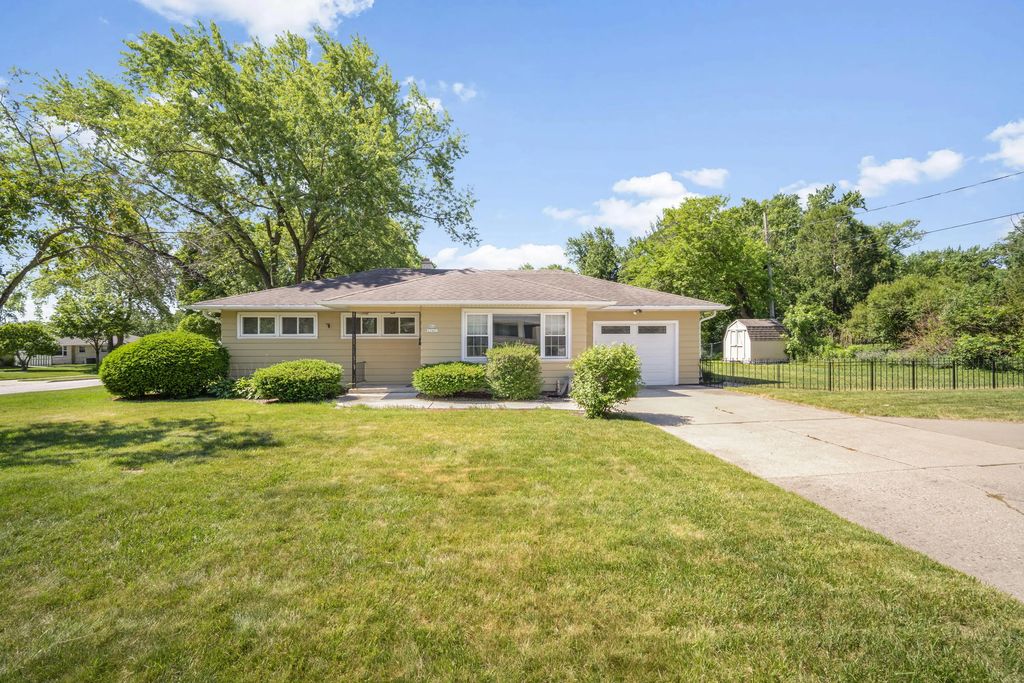 N86w17451 Joss Pl, Menomonee Falls