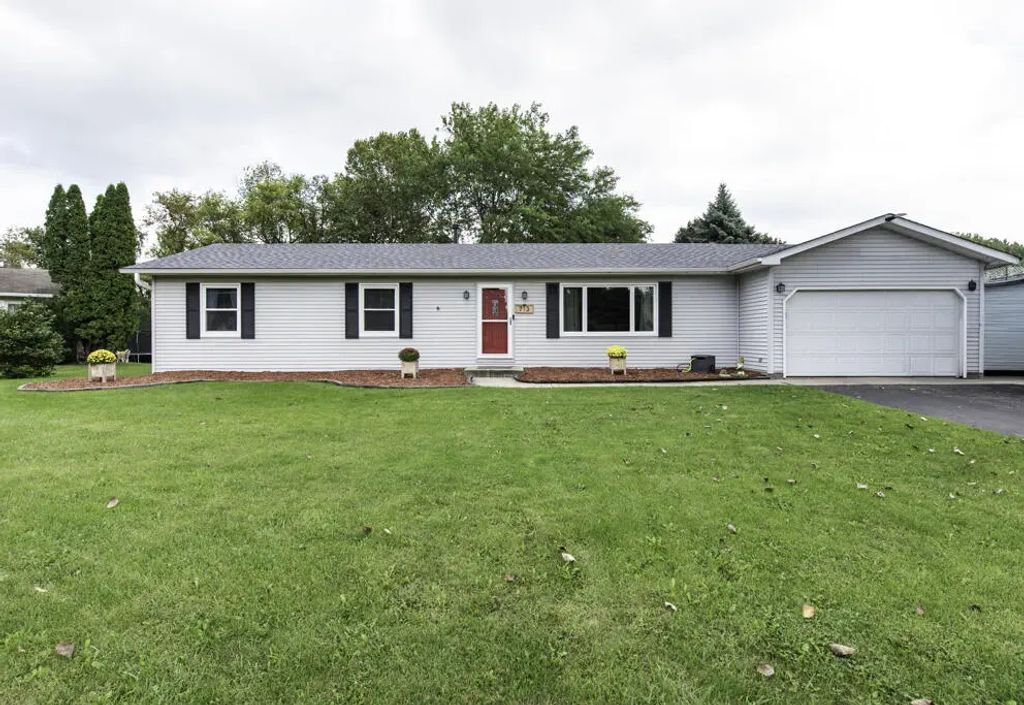 713 Eisenhower Ct, Twin Lakes