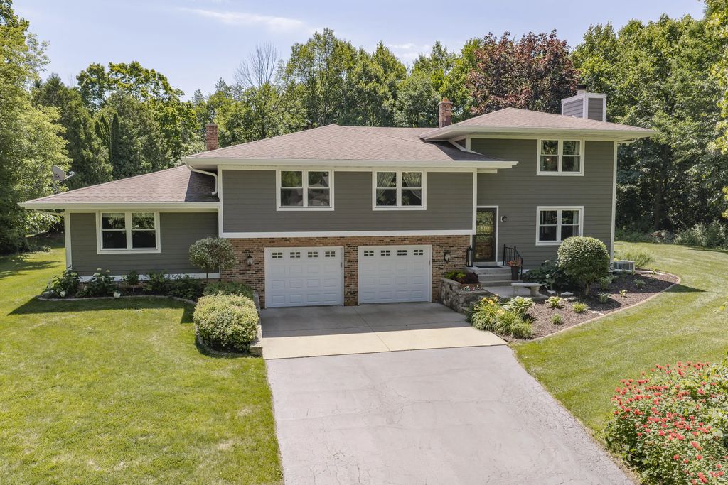 N93w24655 Bark Rd, Lisbon