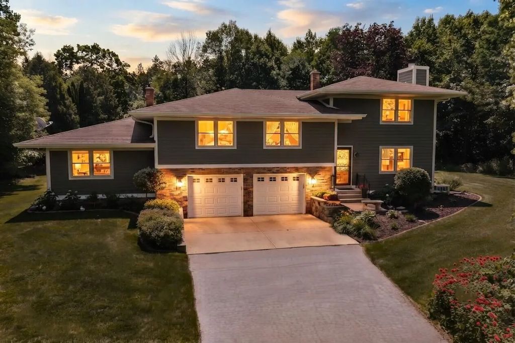 N93w24655 Bark Rd, Lisbon